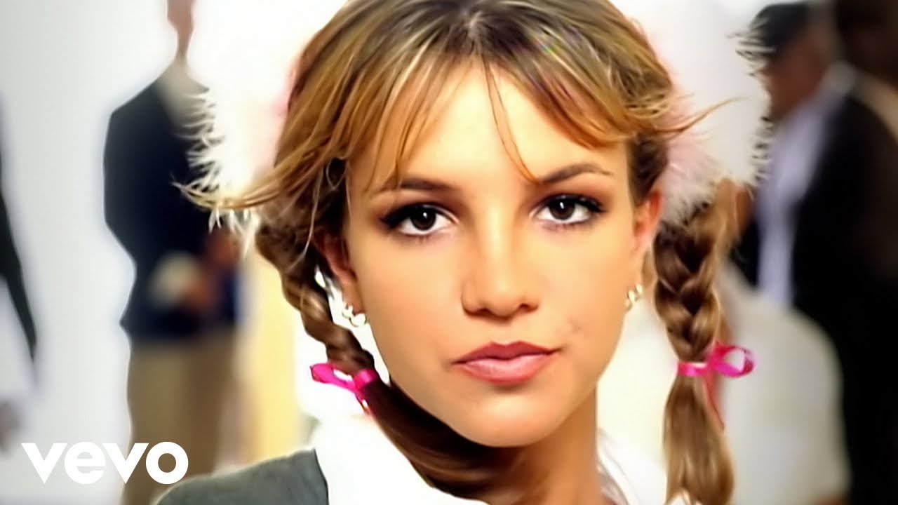 Britney Spears – Baby One More Time