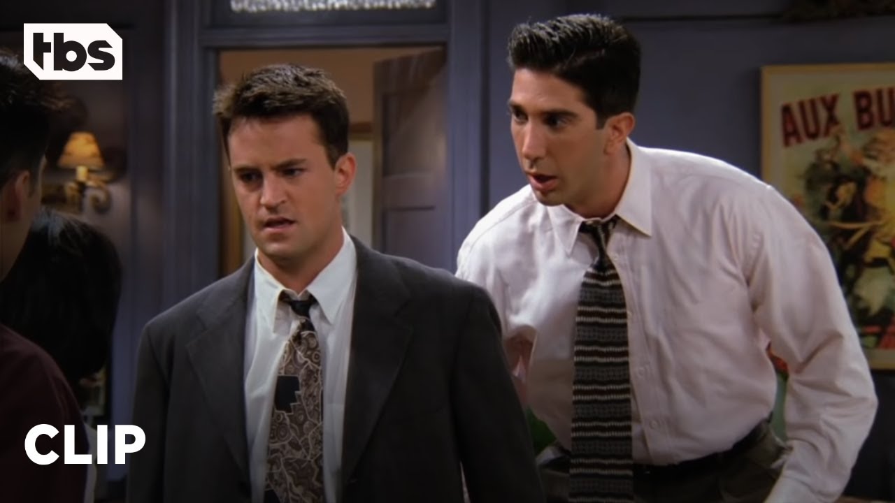 Friends: Chandler Tem Um Terceiro Mamilo