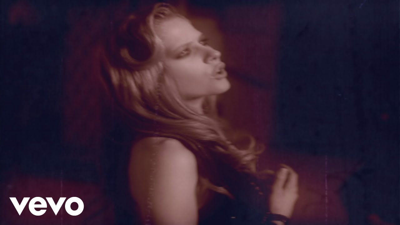Avril Lavigne – Nobody’s Home