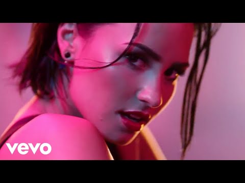 Demi Lovato – Cool For The Summer
