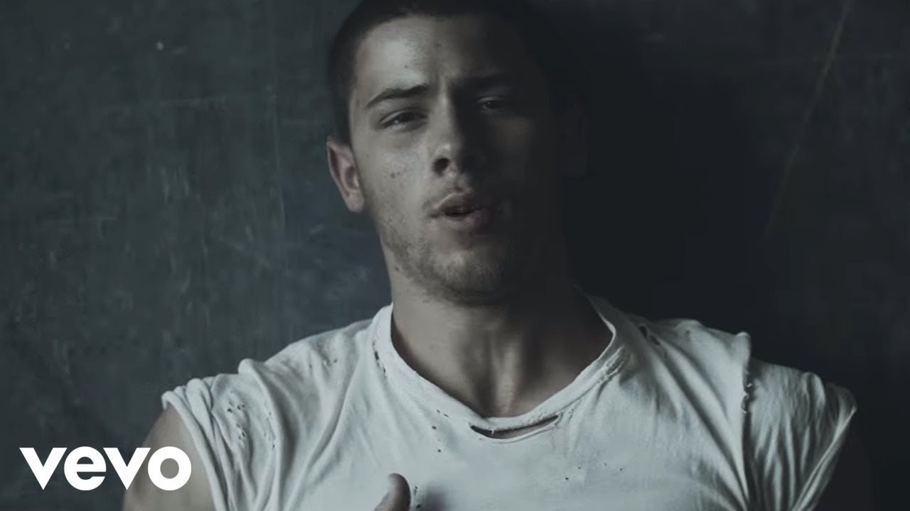 Nick Jonas – Chains