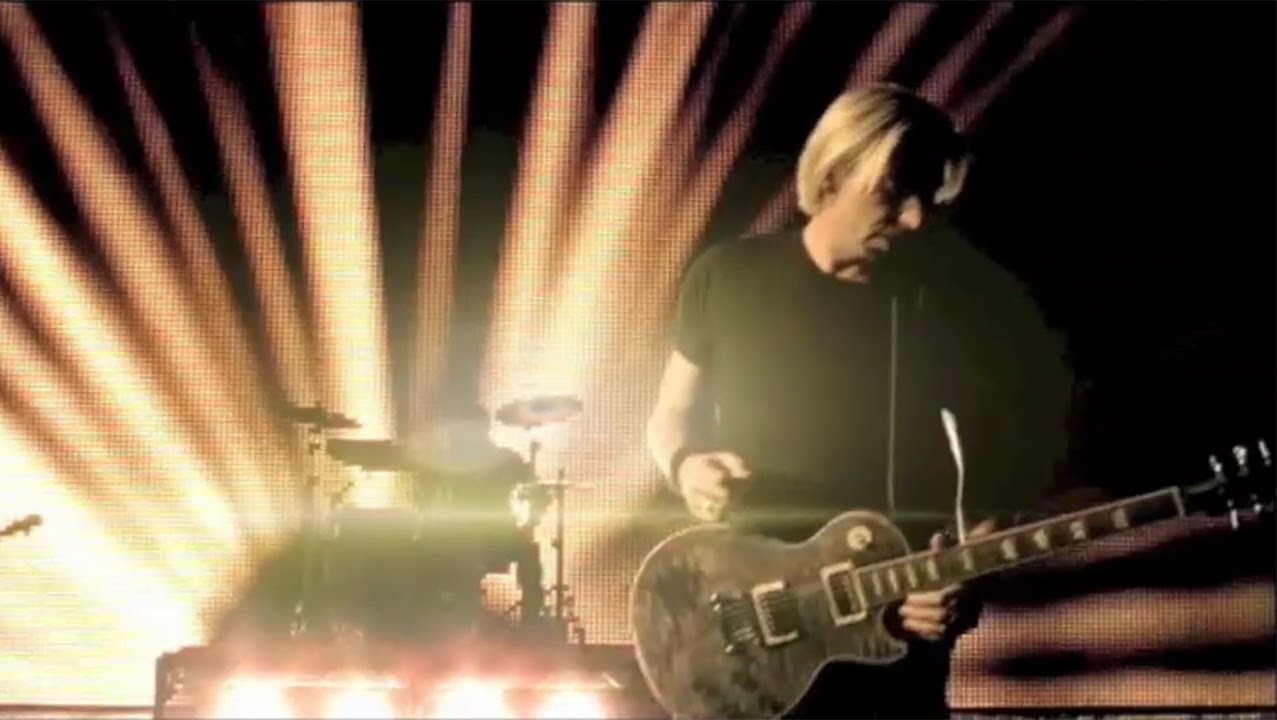 Nickelback – Never Gonna Be Alone