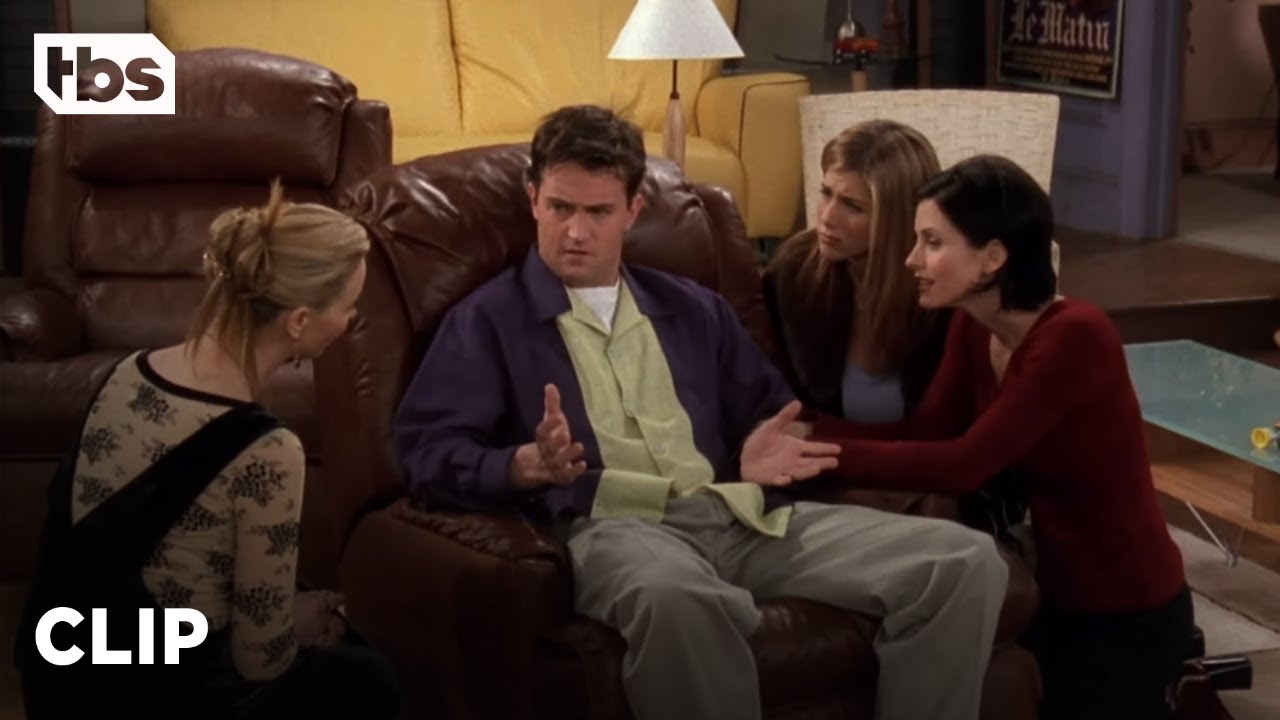 Friends: As Meninas Ajudam Chandler A Superar O Rompimento
