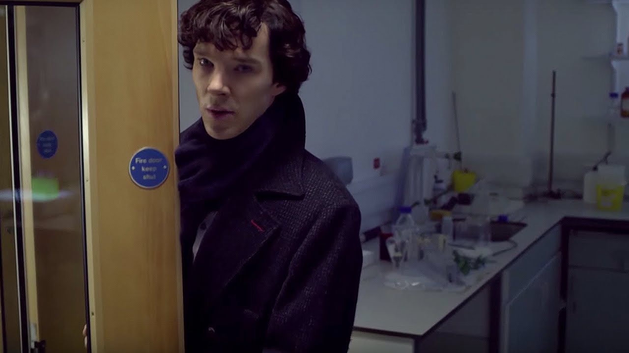 Sherlock Holmes: O Primeiro Encontro De Sherlock E John | Um Estudo Em Rosa