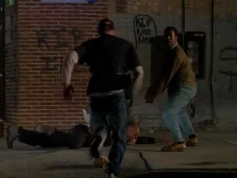 The Wire: Freamon Bate Em Bird Com Uma Garrafa