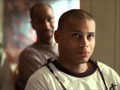 The Wire: O Chefe Sabe Que Vamos Parecer Uns Viados Covardes Lá Fora?