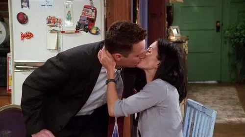 Friends: Aquele com Todos os Beijos – 5×02