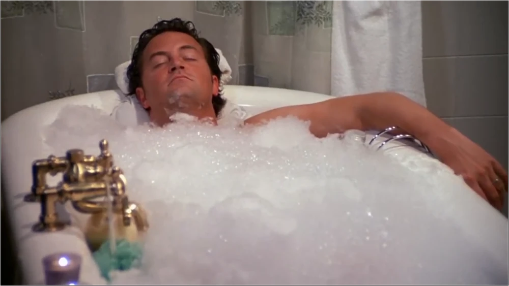 Friends: Aquele em que Chandler Toma Banho de Banheira – 8×13