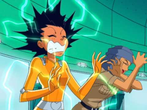 Missão Espiã Para Uma Rainha | Três Espiãs Demais