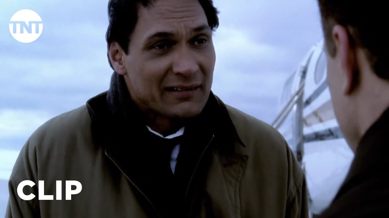 The West Wing: Santos Se Rebela