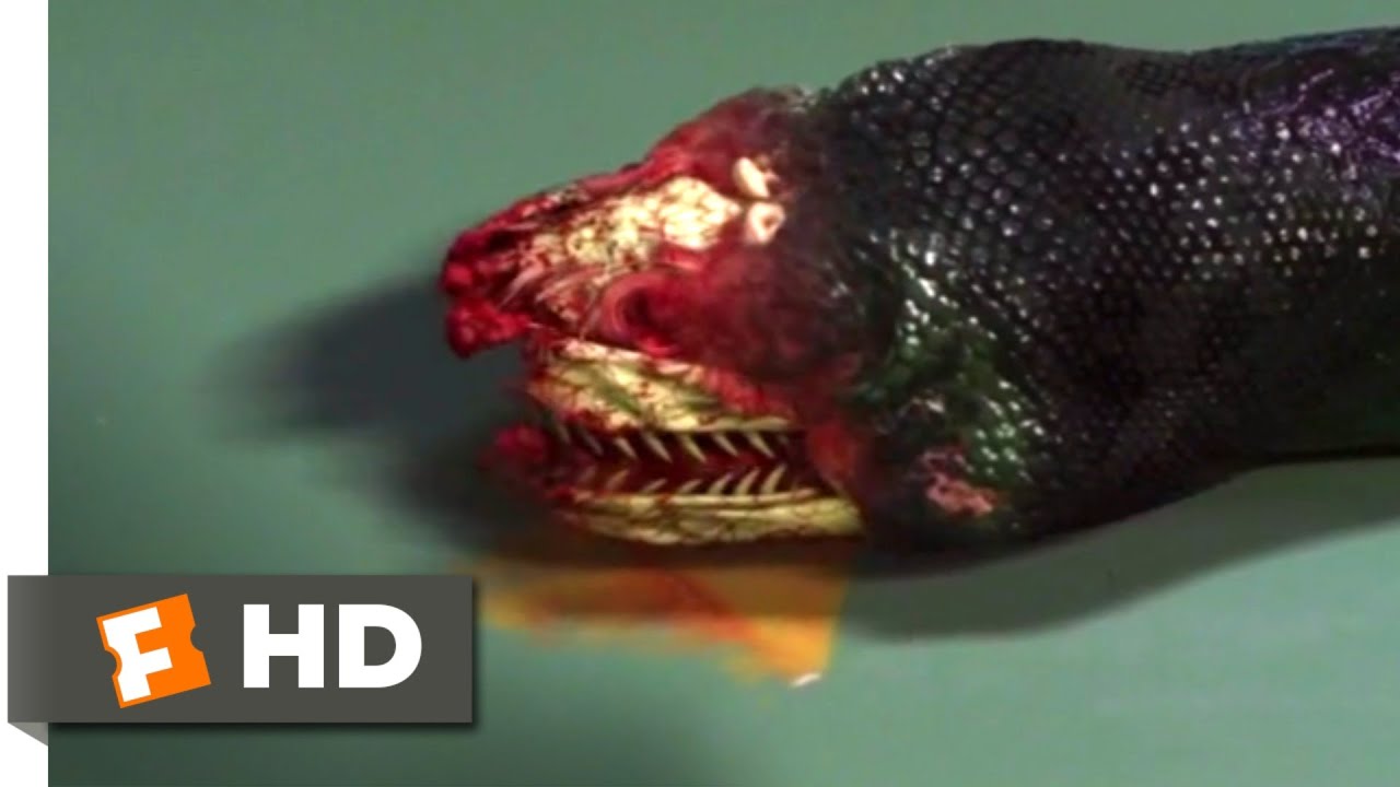 Anaconda 4: Rastro De Sangue (2009) – Cientista Louco Com A Cobra (1/10)