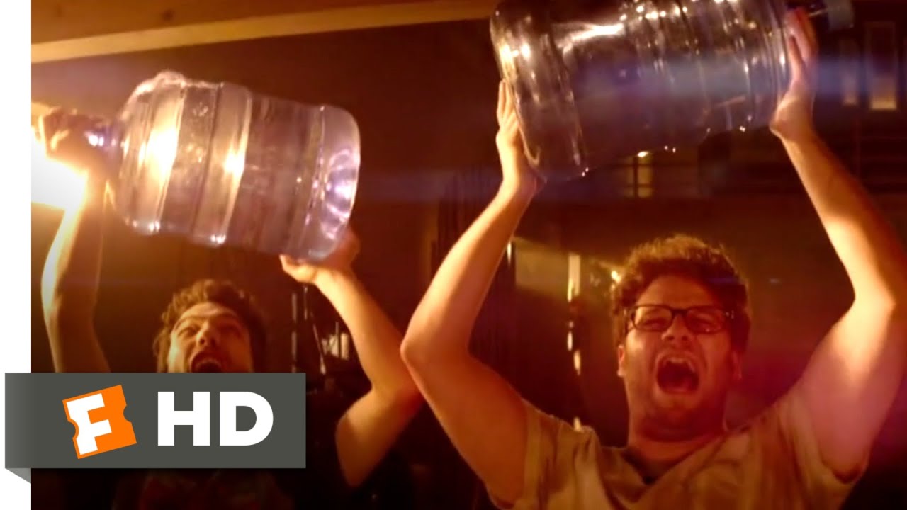 É O Fim (2013) – A Cena Da Festa Na Água (6/10)