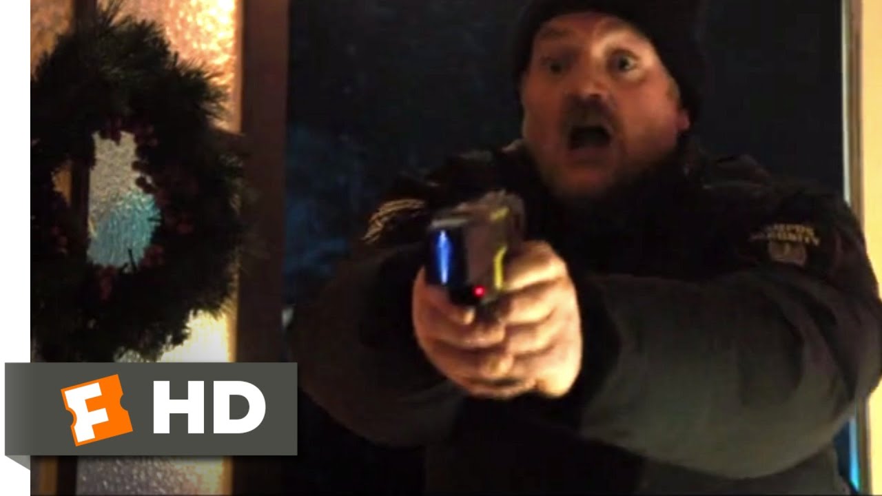 Natal Sangrento (2019) – Cena Chamando A Polícia (5/10)