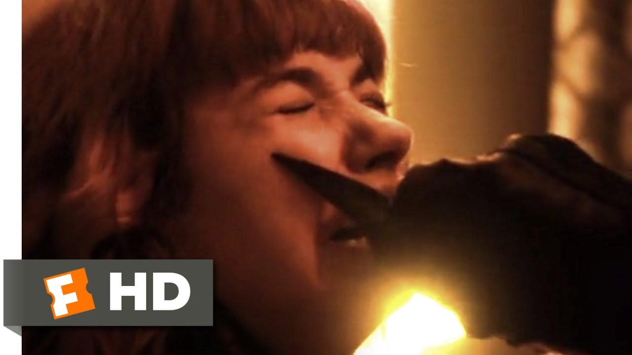 Natal Sangrento (2019) – Cena Da Vingança De Riley (4/10)