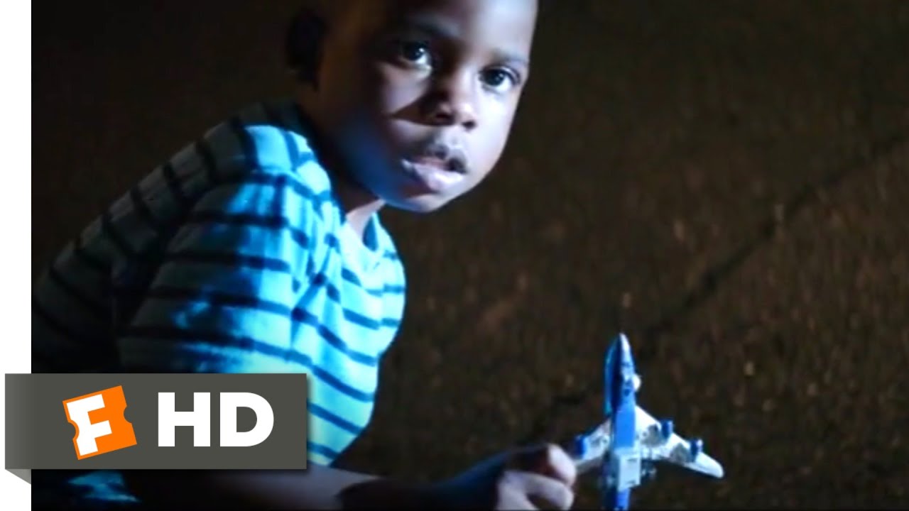 Operação Obscura (2020) – Cena Protegendo A Criança (1/10)