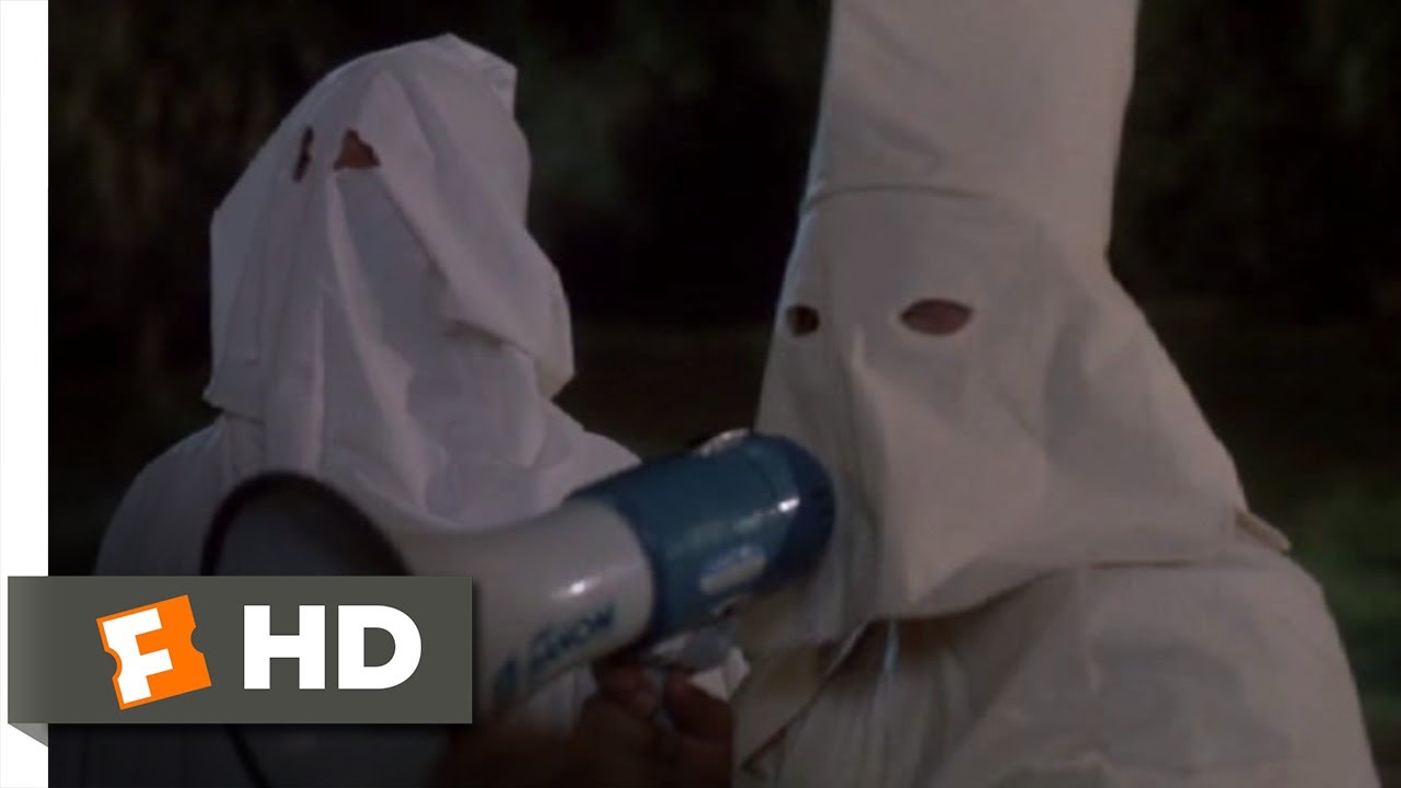 Fletch Vive (4/10) – Problemas Com A Klan (1989)