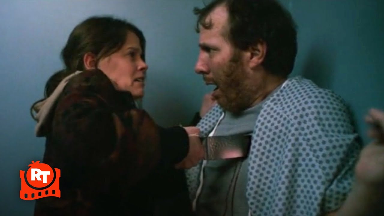 Sorria (2022) – Apunhalando O Paciente