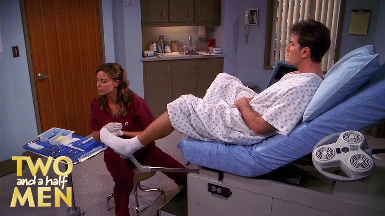 Charlie Depila Suas Bolas | Dois Homens E Meio