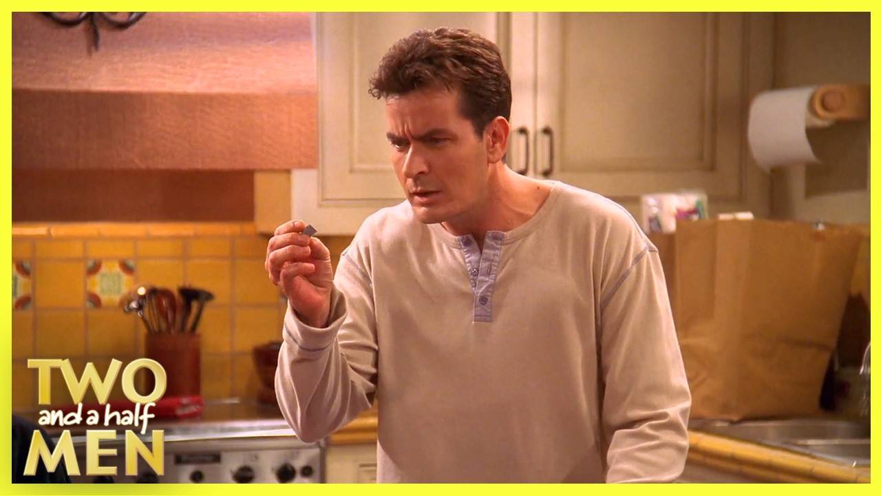 Charlie Descobre Que Seu Crédito Está Arruinado | Dois Homens E Meio