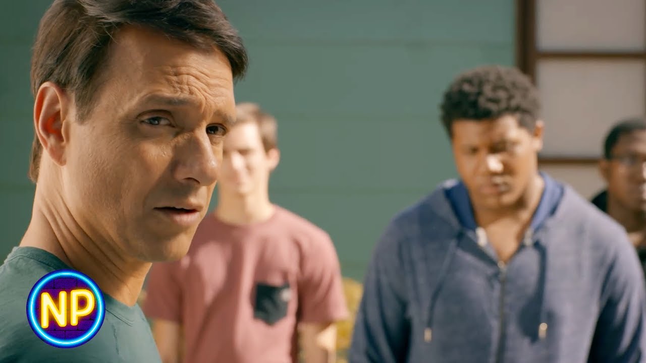 Daniel Paisagismo & Johnny Visita O Hospital| Cobra Kai: Temporada 2, Episódio 6