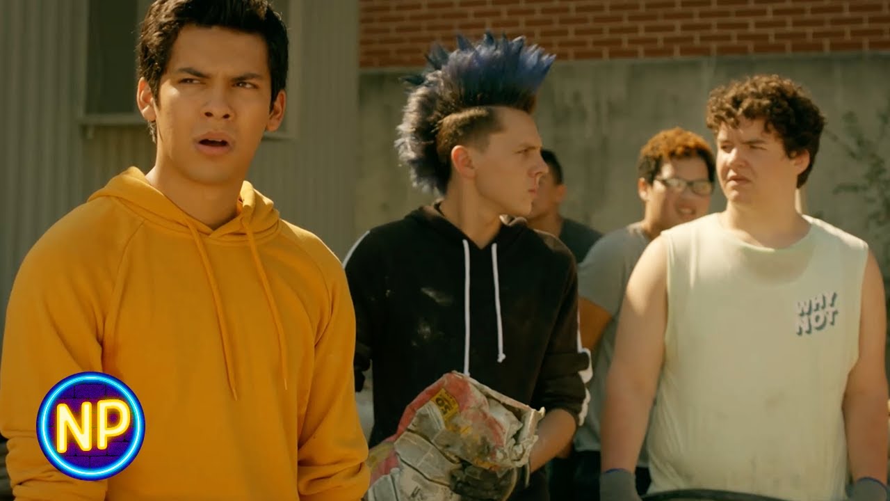 Forçando As Crianças Do Dojo Ao Trabalho Infantil | Cobra Kai: Temporada 2, Episódio 2