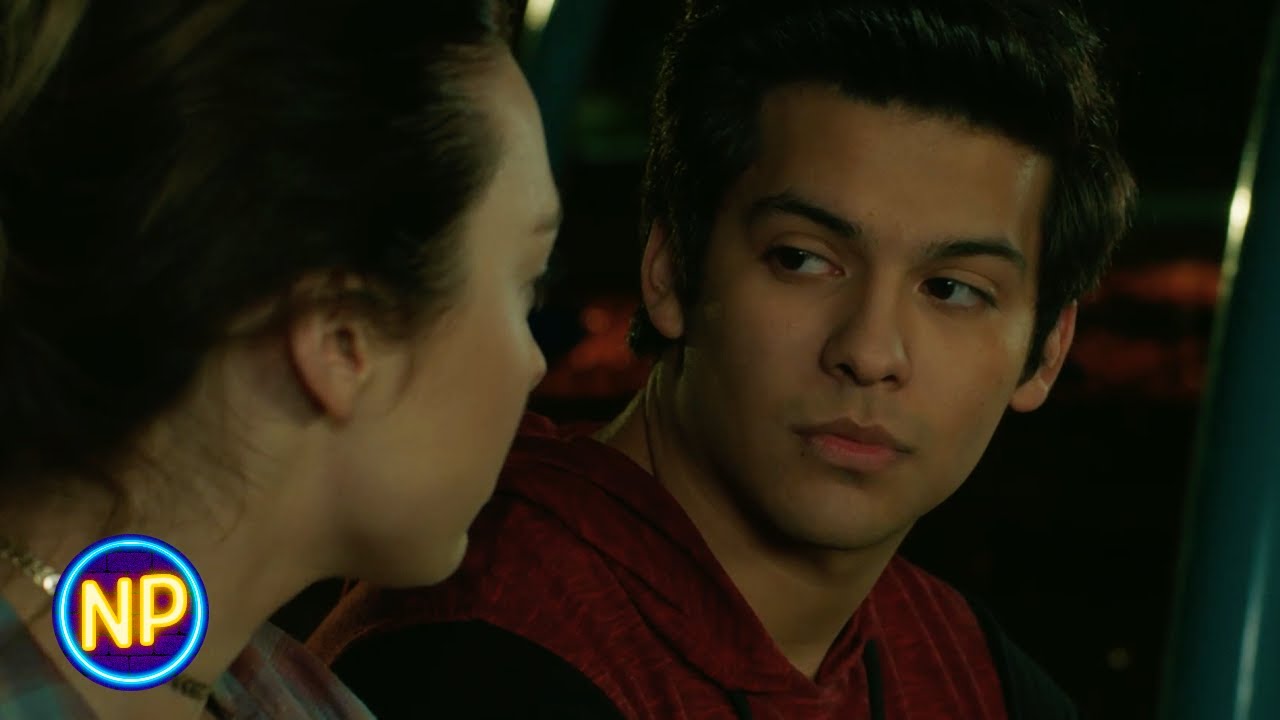 Miguel Consegue Algumas Coisas | Cena De Beijo | Cobra Kai: Temporada 2, Episódio 5