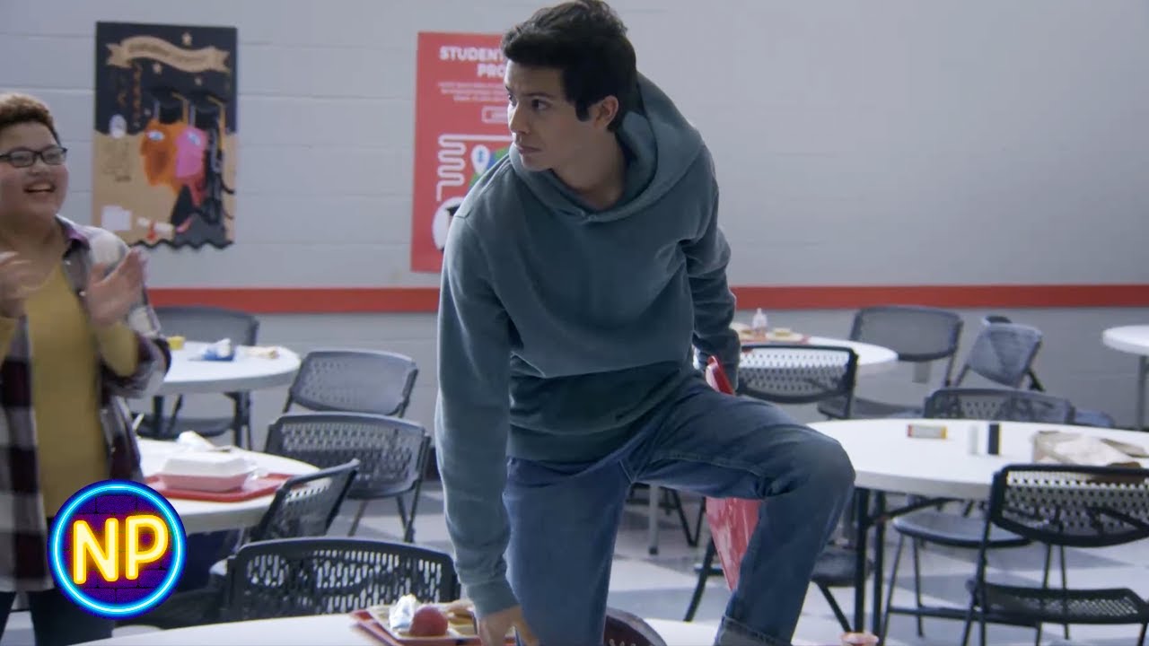 Miguel Defende Samantha | Cobra Kai: Temporada 1, Episódio 5