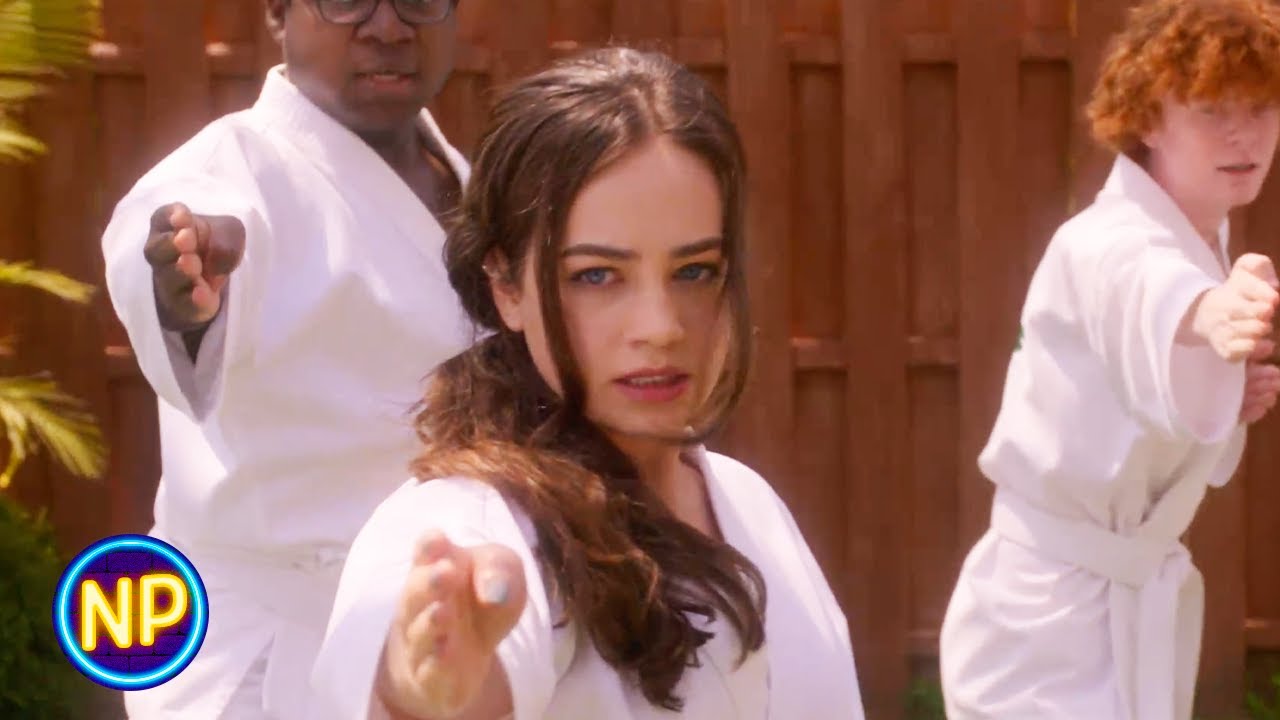 O Torneio De Caratê All Valley Começa | Cobra Kai: Temporada 4, Episódio 9